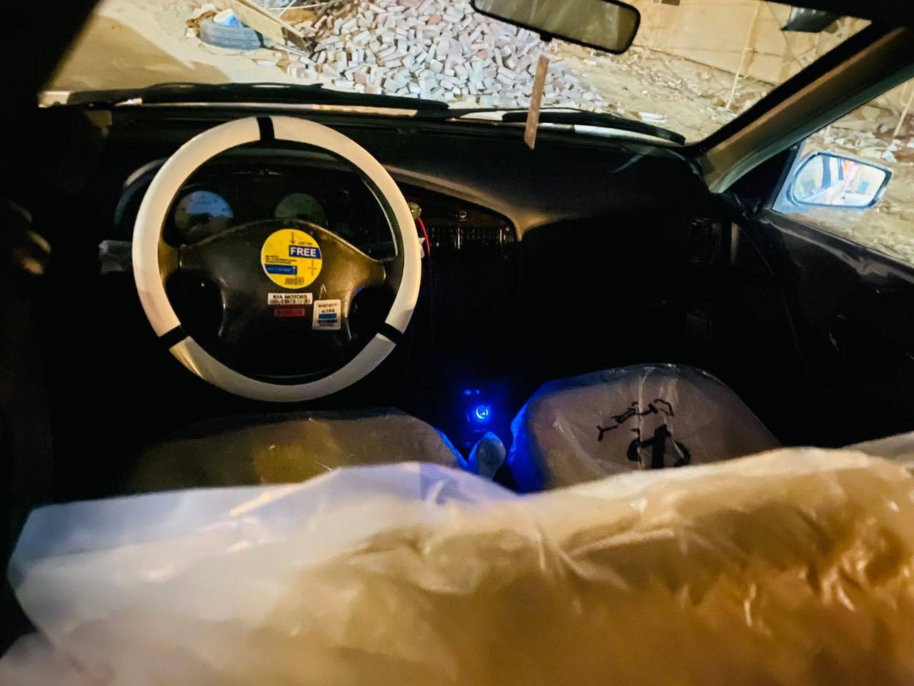 السلام عليكم
بيجو بارص 15 كفالة عامه لاصبغ ولاتبديل 
كهربائياات شغاله من والى 
كير محرك فرنسي 
حدادية جديده ورة وكدام
 تايرات جدد 
دسكات و بنزات وعنابر جدد 
تبريد ثلج 
لايتات زنون 
بكلايت كامل جديد مال بيجو بارص 23 
تخم كشنات جدد 
دوشمه فرو 
تغليف لايلون ضبابي 
فرشة جلد 
رقم ذيقار انگليزي بأسمي 
سنوية لل29 
السعرر 40 وبي مجال 
*********** 
وشتريد اني حاضر
