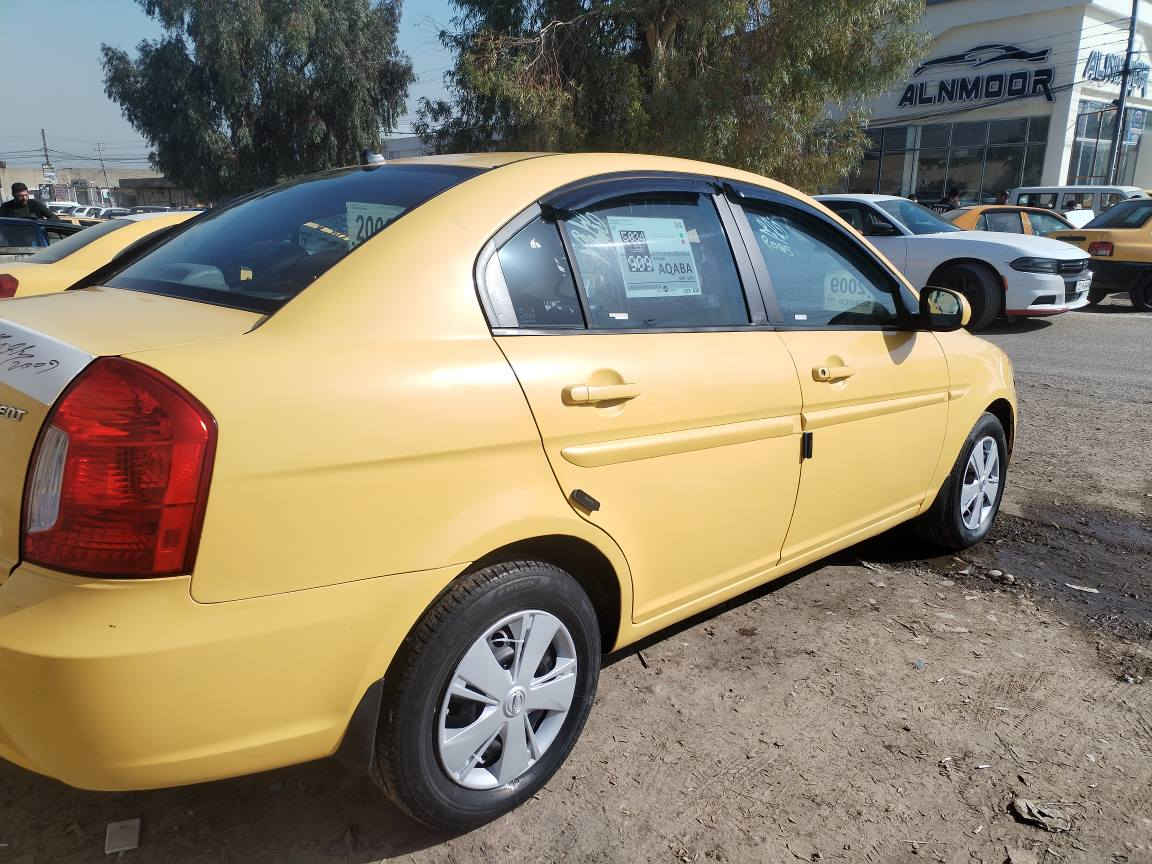 هونداي اكسنت امريكي دبدوب للبيع موديل 2009 رقم بغداد دولي اوربي  بسمنا شرط التحويل
مكينه 16 شرط كير توماتيك شرط 
هيئه وغرامه صفر تدفئه وتبريد شرط  
بدون ضرر بدون تبديل كود واحد شرط 
فقط ب دوسه شبر 
طخم تاير جديد طخم امامي خلفي جديد شرط 
السعر 94 وبيها مجال قليل 
***********
***********
