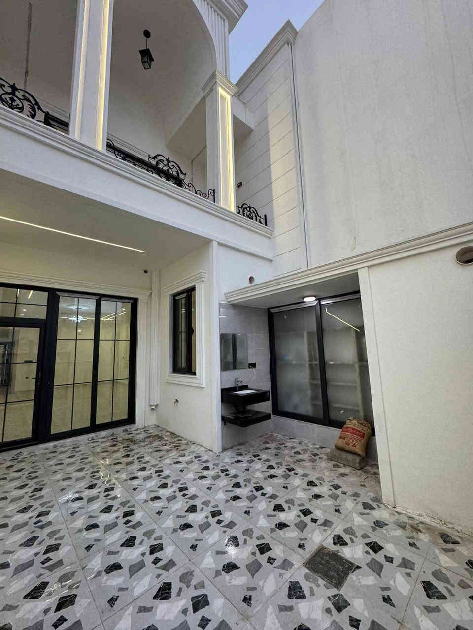 داران طابقين واجهة ملكية
مساحة كل العقار : 100m
 
موقع 📌 : كركوك شوراو خلف الفراعنه

سعر كل عقار : 85 مليون قابل لتفاوض

عدد غرف كل دار : 3 غرف نوم  

للأستفسار : التواصل على رقم التالي 

 📞***********
