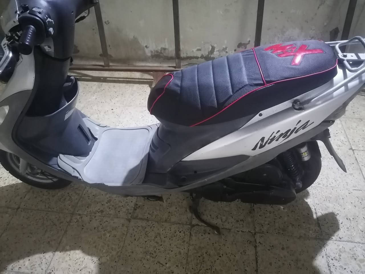 السلام عليكم دراجة ماكس قچمه للبيع مامفتوحة سعرها750 وبيها مجال  كهربائيات شغاله سلف هندر  الموشراي لا يراسل  
هذا رقمي فقط واتساب ***********
