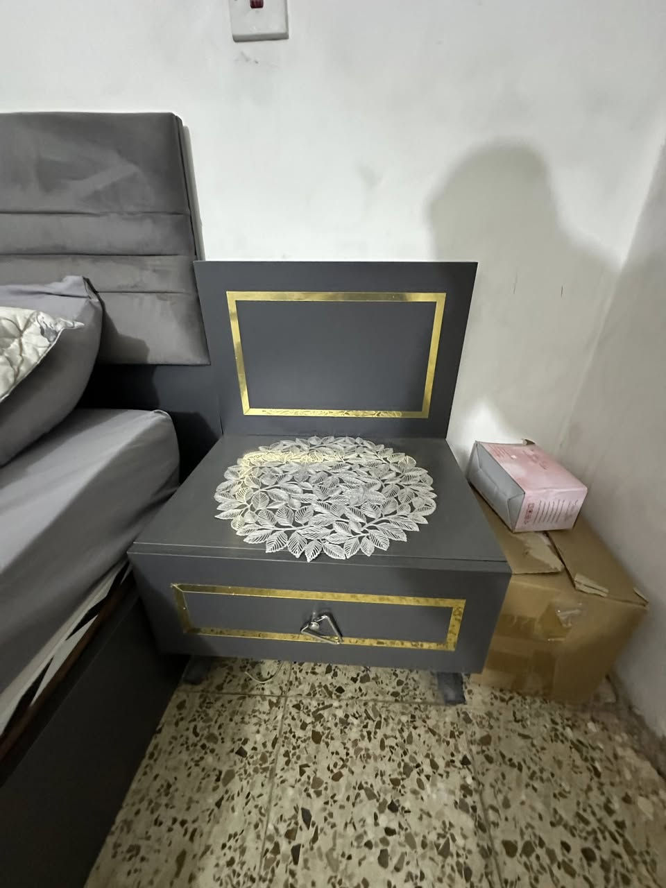 غرفه نوم تركي 5 قطع استخدام أسبوع فقط السعر 500 الف وبيها مجال للاتصال ***********
