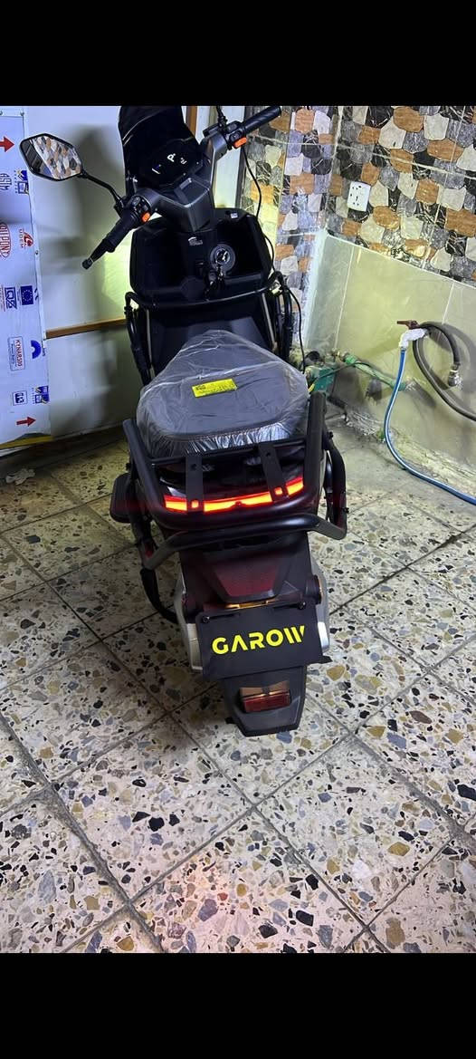 للبيع دراجه شحن نوع HVSموديل 2025 عدد النمر 4 سرعتها حقيقي 85 نضافتها 95 /ب100 جديده تشغيل عن بعد  دبل سويج دبل اشاره عالي ناصي زنون 6بطاريات وشحنتها تمشي 45 كيلو الاستفسار ع***********
