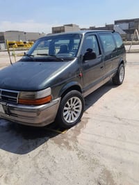 سياره دودج موديل 95 للبيع مكان بغداد بالمشتل رقم ديالى مشروع وطني07714...