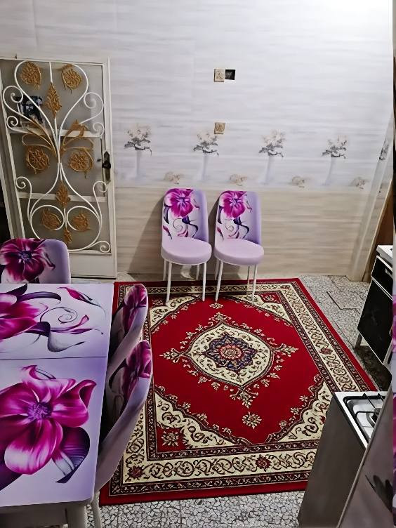 دار طابق ونص للبيع المساحة 100 متر حي الميلاد منطقة ال 45 قرب المدارس الصينية خلف مجمع جوهرة العرب طابوق جمهوري صب كونكريت الاساس والسقف
الكهرباء بوري دفن كاشي و سيراميك الطابق الثاني غرفه فقط 

 الاستفسار ***********
https://www.facebook.com/share/p/187j2HB3f1/
