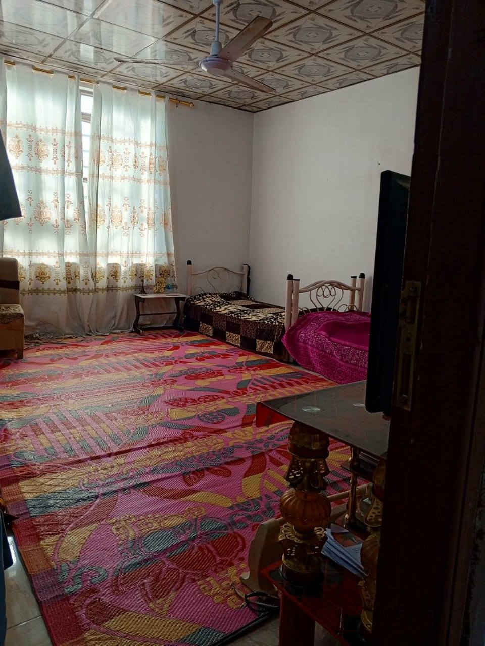 بسم الله الرحمن الرحيم                                                        للبيع مشتمل مساحة ٥٠ متر ركن طابق ونصف في حي ميسان منطقة ٢٢ موقع مميز قرب شارع عوده تفاصيل بناء صب وطابوق والارضية كاشي وسراميك وسقوف ثانوي تفاصيل غرفة نوم وصاله ومطبخ واستقبال وصحيات سعر ٧٥ مليون وبي مجال للاستفسار مكتب العبدلي للعقار موبايل *********** اطلب ونحن بلخدمة للاستفسار
