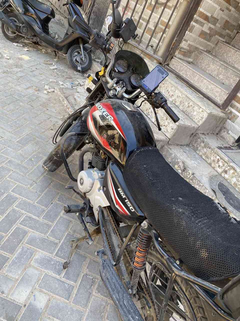 سلام عليكم بوكسر للبيع مرقمه كامله مكمله لواحة وسنويه نكليزي طالعه ب ٢٢ السعر مليون و ٦٠٠ بغداد 

+964 772 790 0827
