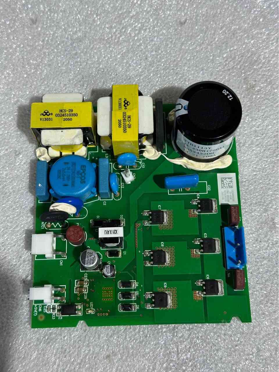 عربي:
المنتج: لوحة محول التيار للثلاجة
رقم القطعة: VTH1113Y / JX-430D F1A
0053432DH
14. 31. 700A
الوظيفة: لوحة تحكم تعمل بتقنية محول التيار، تحول التيار المستمر إلى تيار متردد، وتضبط التردد والجهد للتحكم في سرعة الضاغط.

کوردی:
بەرهەم: بۆردی پاوەر سەپلای ساردکەرەوە
ژمارەی بەشی: VTH1113Y / JX-430D F1A
0053432DH
14.31.700A
ئەرک: بۆردی کۆنترۆڵکردنی پاوەر سەپلای کە DC دەگۆڕێت بۆ AC و فرێکوێنسی و ڤۆڵتیە ڕێکدەخات بۆ کۆنترۆڵکردنی خێرایی کۆمپرێسەر.

English:
Product: Refrigerator Inverter Board
Part Number: VTH1113Y / JX-430D F1A 
0053432DH
14. 31. 700A
Function: Inverter-based control board that converts DC to AC and adjusts frequency and voltage to manage compressor speed السليمانية, العراق


**إذا كنت صاحب هذا الإعلان وتريد حذفه لأي سبب، رجاءا أرسل رسالة إلى الدعم الفني**