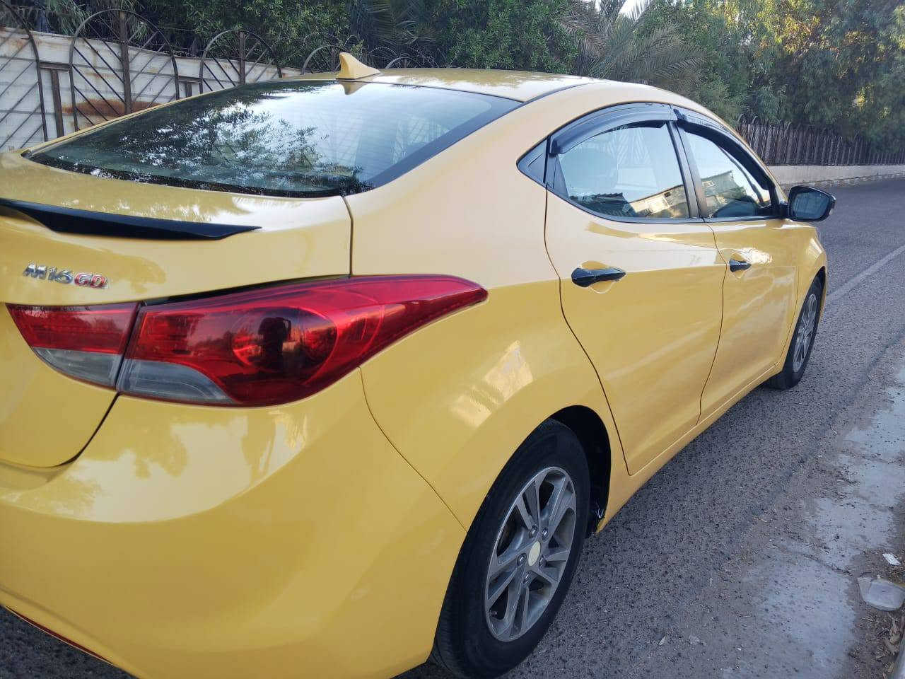 ,النترا ٢٠١٢ وارد امريكي حادث قبغ فقط بدون دواخل اي سونر وديه... قبغ الجنطه مبدل مال كوري ..
السياره فوول موصفات لمتد...
فتحه وبصمه وتبريد بيانو...
السياره محرك ١٨٠٠. دوش 
والدوسه صفت السايق بيه تصليح..
تخم تاير جواها جديد ..
ويل كب والسياره جاهزه باسمي رقم جديد وسنويه جديده..
مكاني بغداد الكرخ 
السعر ب ٨٥ وبيه مجال بسييط للطيبين...
تحويل ثاني يوم...
***********..
