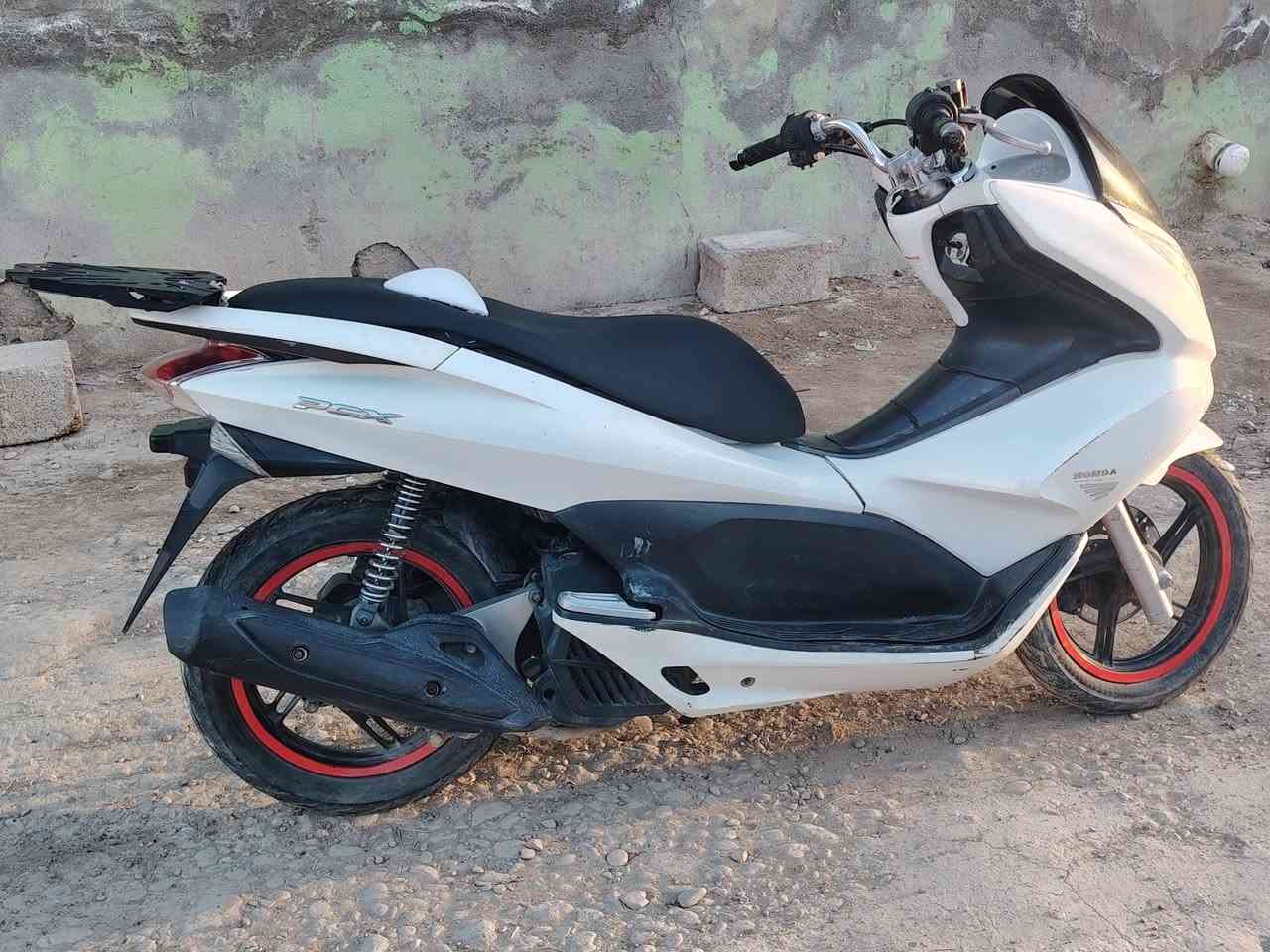 سلام عليكم للبيع سيبي اكس جيل  الأول كلها شغاله مديل 18محرك 150يباني بعقوبه *********** مكلف بل نشر
