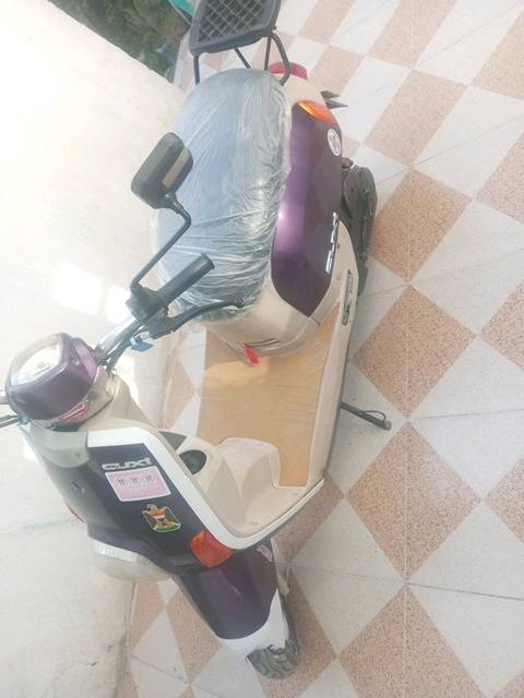 دراجه ماكس بوليسي دراجه نضيفه و فول  و مال واحد جانيها و امداريها  دراجه حلوه و مرتبه و شوفت عينك و بعد احله بل واقع السعر 800 و بيها مجال  عنواني كربلاء قنطرة السلام شارع المدرسي  