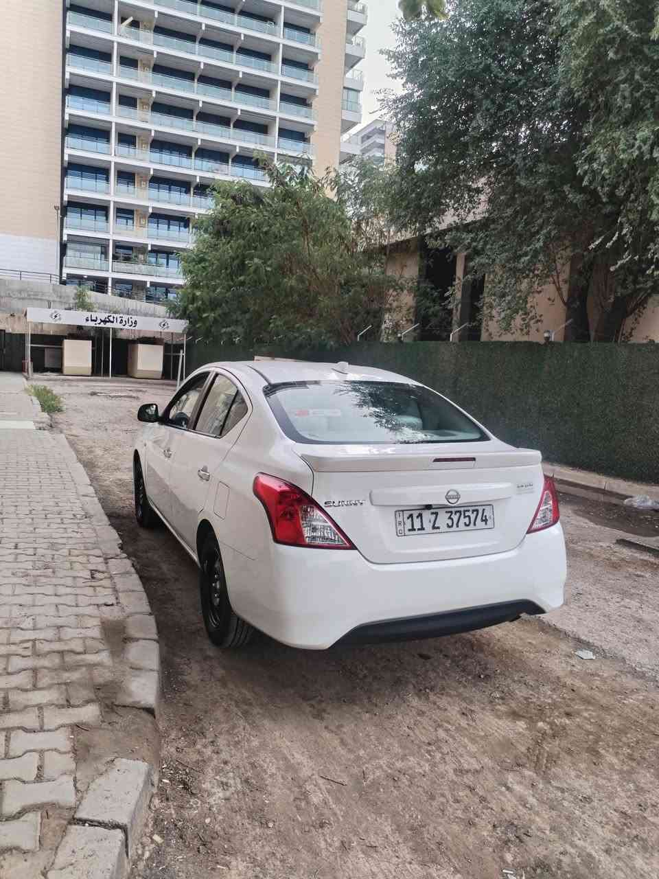 صني  هندي موديل  ٢٤ ام ضمان ٣ سنوات وبعده بالضمان هندي بليته زركه شباك الجديد وعلامه جديده
كفاله عامه من صبغ ماشيه ٢٧ حقيقي شرط الفحص رقم بغداد جديد مكاني بغداد الكرخ حيفا ***********
