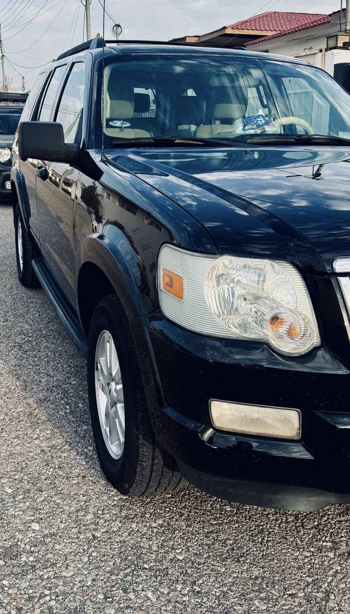 للبيع
فورد اكسبلور 2010 خليجي شركة نيفا 

فول مواصفات 1/1 XLT

4*4فور ويل 

محرك (4000 )V6 المرغوب 

7 راكب تبريد 3قطع مركزي 

ماشيه 157 الف كيلو حقيقي 

السياره جديده جدا على ايد وحده من الزيرو 

مكفوله كفاله عامه من الصبغ والضربه (تعديل بارد مكان واحد فقط )بدون عيب او نقص دبل سويج كتلوكات الشركه بيها تخم تايرات جديد سياره داخل خارج وضع شركه 

رقم وهزه وفحص وسنويه كلها جديده وبأسمي تحويل بشرط رقم اربيل مكانها اربيل

السعر 115$ شراي اتصل وتدلل 

للاستفسار *********** /***********
