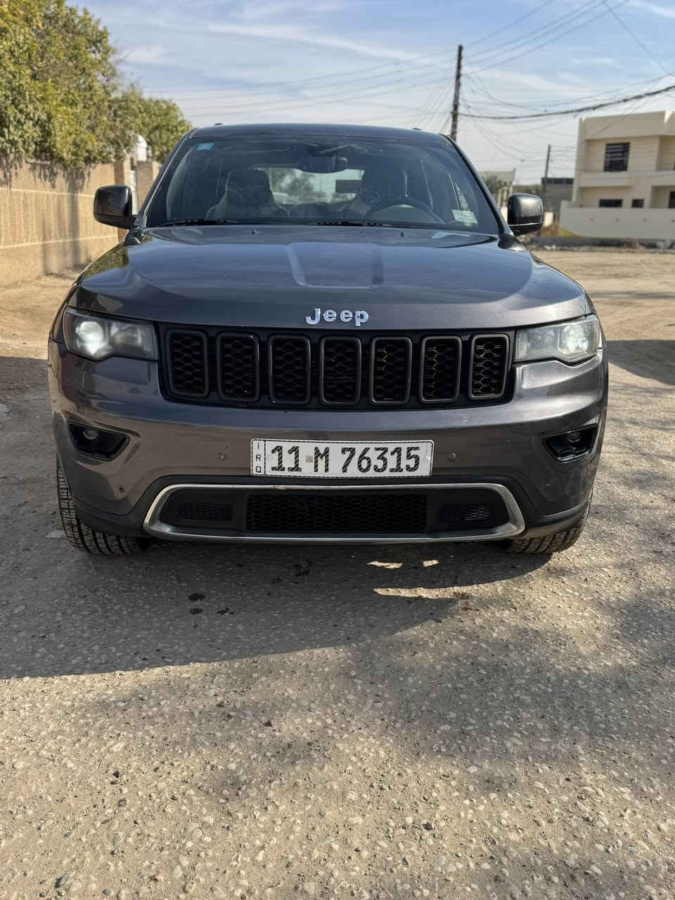 سلام عليكم 

للبيع  بسعر مناسب جيب كراند شيروكي بلاك توب  2018 محرك 3600 ماشيه 63 الف  ضررها نص البنيد فقط محرك وكير وحداديه مكفول رقم بغداد بسمي تحويل مباشر مواصفتها معروفه بصمه  تشغيل كشن كهرباء صندوق كهرباء تشغيل عن بعد وباقي المواصفات المعروفه مكانها بغداد المدائن السعر المطلوب 188 وبيه  مجال للاستفسار *********** واتساب
