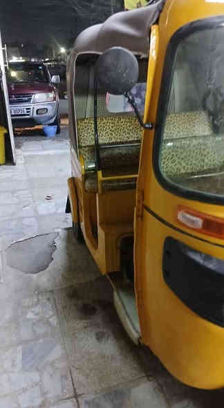 تكتك للبيع موديل ٢٠١٨ مرقمه مصبوغه عام السعر ٤و٣٠٠ مكاني بغداد شماعيه ***********
