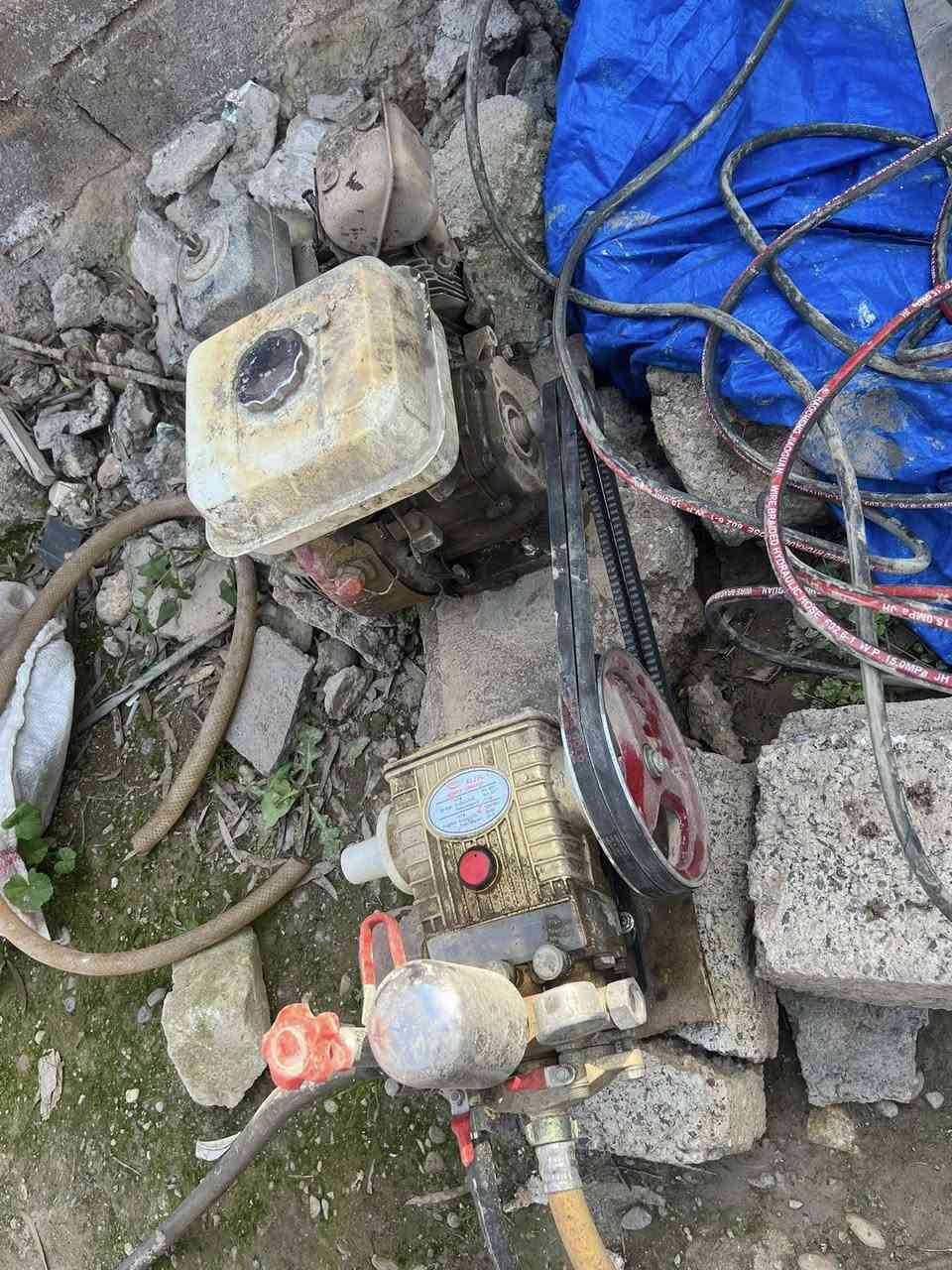 السلام عليكم ضاغطه ماطور بانزين للبيع ظاغطه جديده مستخدمه مرتين فقط  دفع ماء كلش قوي يصلح سيارات كبيرة مع جميع محلقاته صونده 15 متر سيم ومسدس   كامله بس شغل واغسل  سعر 250 الف من اخير مكاني موصل برطلة


**إذا كنت صاحب هذا الإعلان وتريد حذفه لأي سبب، رجاءا أرسل رسالة إلى الدعم الفني**