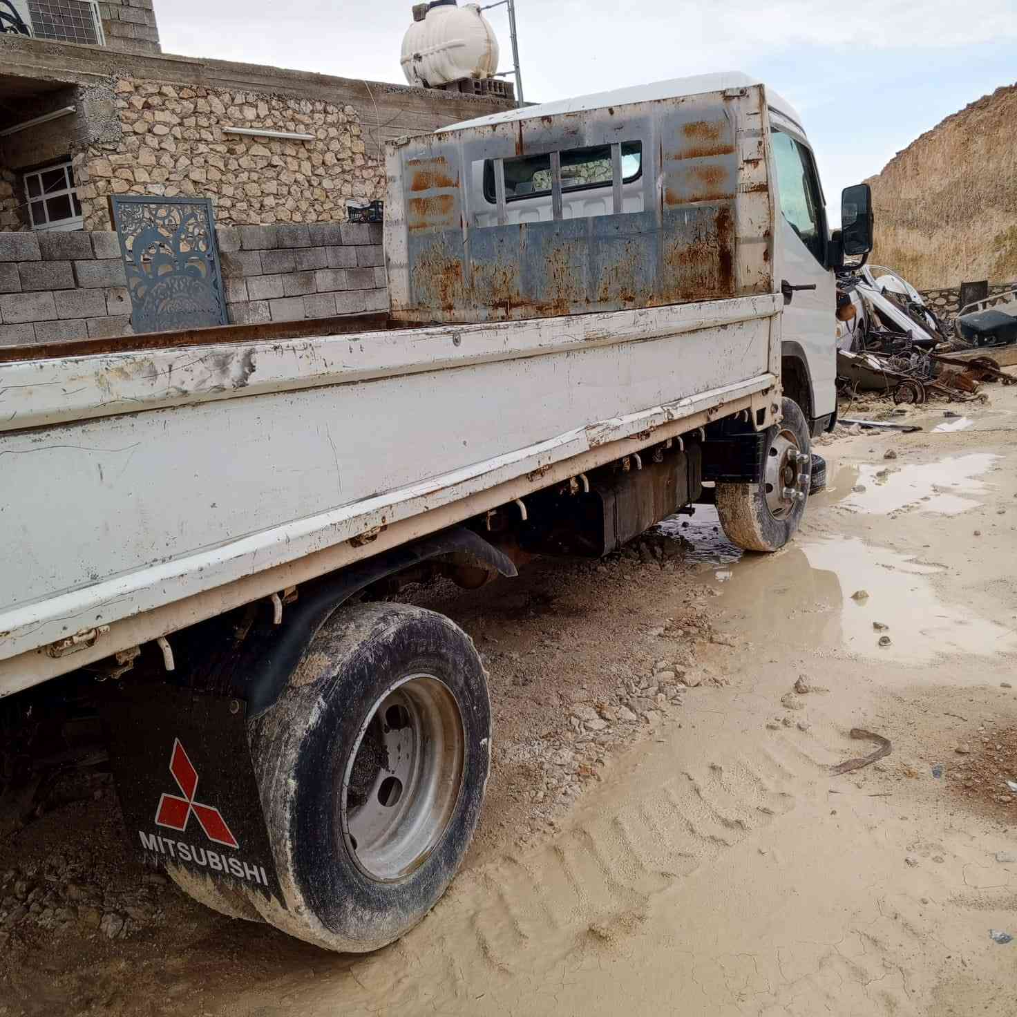 السلام عليكم للبيع كنتر موديل 11 رقم اربيل تحويل مباشر 
مكينه بيها تبخير بدون تنقيص 
تخم تاير ويل 17 ونص كير اكسل خير من الله سعر 135 وبيها مجال لشراي ‏***********‏
