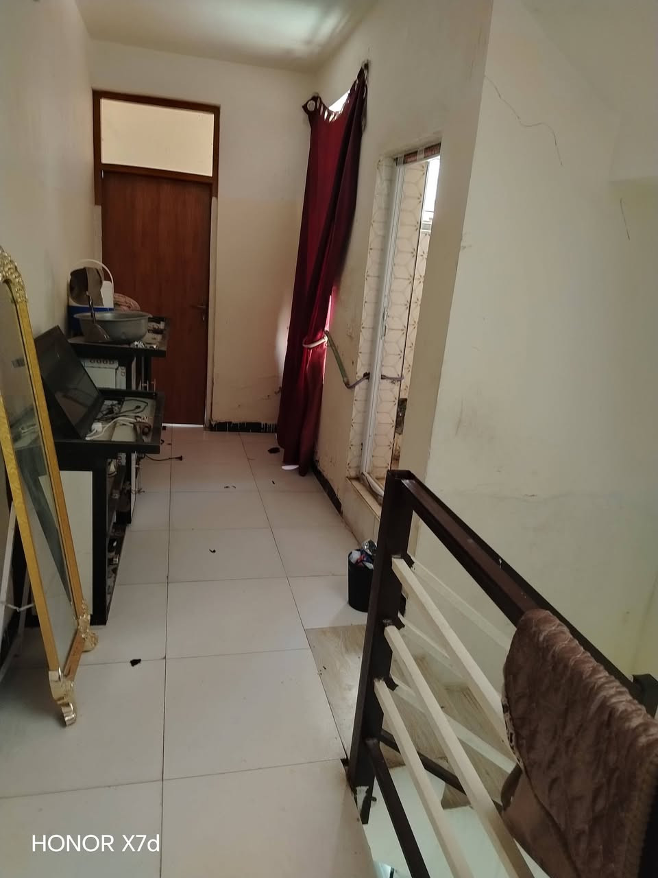 رهنيه 50 متر ثلاث طوابق اربع غرف نوم وصاله ومطبخ الخطيب الزراعي شارع خوله رهنيه 26 وايجار 100 استفسار واتساب *********** مكتب ابو حيدر للعقار قرب المولد الحمره
