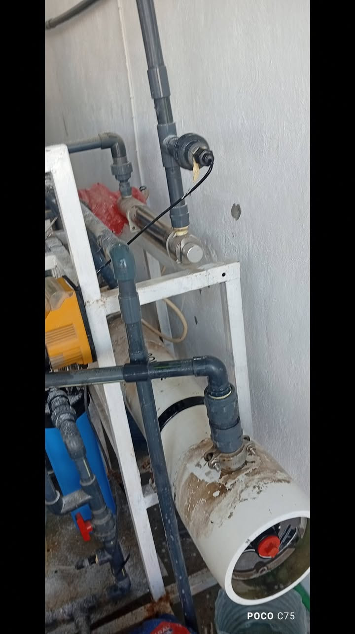 السلام عليكم محطه مياه ارو للبيع المضخات ايطاليه المحطه خير من الله إنتاجها ألف لتر في الساعه المحطه كامله الملحقات مكونه من تانكيين ابو 300والثاني 200لتر  ومعها رفوف حامله دبات عدد اثنين المكان بغداد اليوسفية القصر الأوسط ***********كورك بي واتساب اثير ***********
