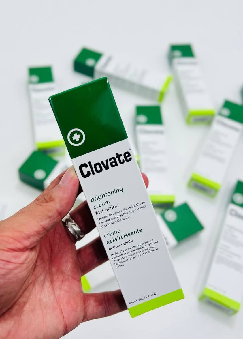 🎀 كريم كلوفيت (Clovate Brightening Cream)
🔹 الحجم: 50g – 1.7oz
🌿🎀 المميزات والفوائد:
تفتيح البشرة بسرعة وفاعلية ✨
يحتوي على زيت القرنفل الطبيعي اللي يرطب البشرة بعمق ويغذيها.
يقلل من التصبغات والبقع الداكنة ويخلي البشرة متجانسة أكثر.
يساعد على تنعيم البشرة ومنحها ملمس ناعم وحيوي.
يوازن لون البشرة ويمنحها إشراقة واضحة.

🎀💡 طريقة الاستخدام:
1. نظفي بشرتچ جيدًا قبل الاستخدام.
2. ضعي كمية صغيرة من الكريم على المنطقة المطلوبة.
3. دلكي بلطف بحركات دائرية لحد ما تمتصه البشرة.
4. يُستخدم مرة أو مرتين باليوم (صباحًا ومساءً) للحصول على أفضل نتيجة.

⚠️ تنبيه:
🎀للاستخدام الخارجي فقط.
يُفضل تجربة المنتج على منطقة صغيرة قبل الاستخدام الكامل.
يُحفظ بمكان بارد وجاف بعيد عن أشعة الشمس.

🎀سعر القطعة  / 18

تـــــــوصيــــــ🚗ــل بغـــــداد 4 محــافظات 6


**إذا كنت صاحب هذا الإعلان وتريد حذفه لأي سبب، رجاءا أرسل رسالة إلى الدعم الفني**