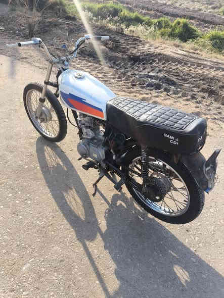 س ع دراجه للبيع بدون سعره 275 وبيه مجال مكاني كحلاء ***********
