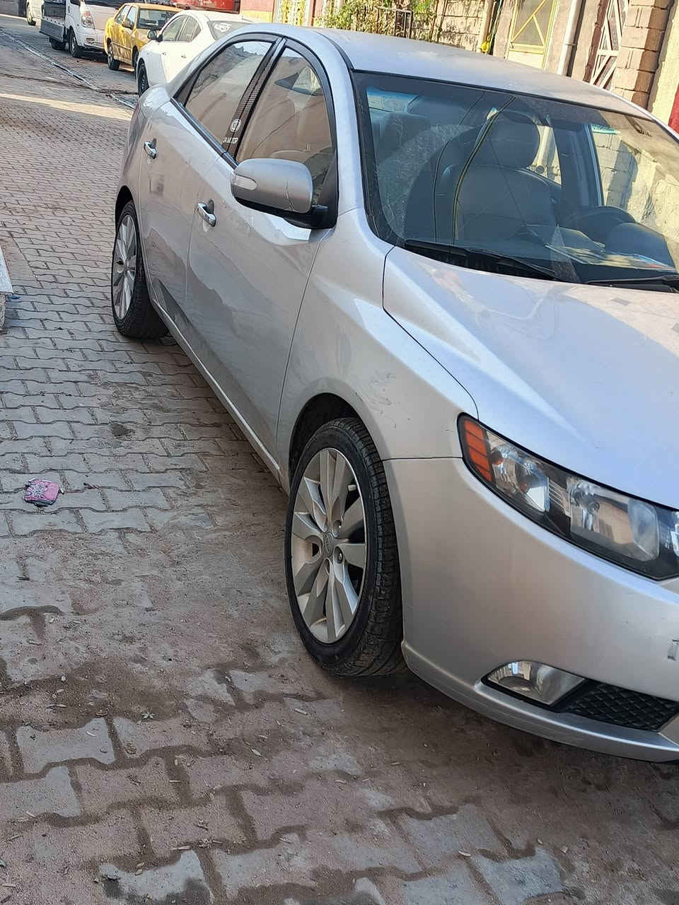 كيا فورتي 2013 كص جنطه متومه رقم وسنويه طبق الاصل محرك وكير تدفئه وتبريد تايرات جدد حسايات وره وكدام سياره جاهزه بيع 48 او عندك امراوس عادي ***********
