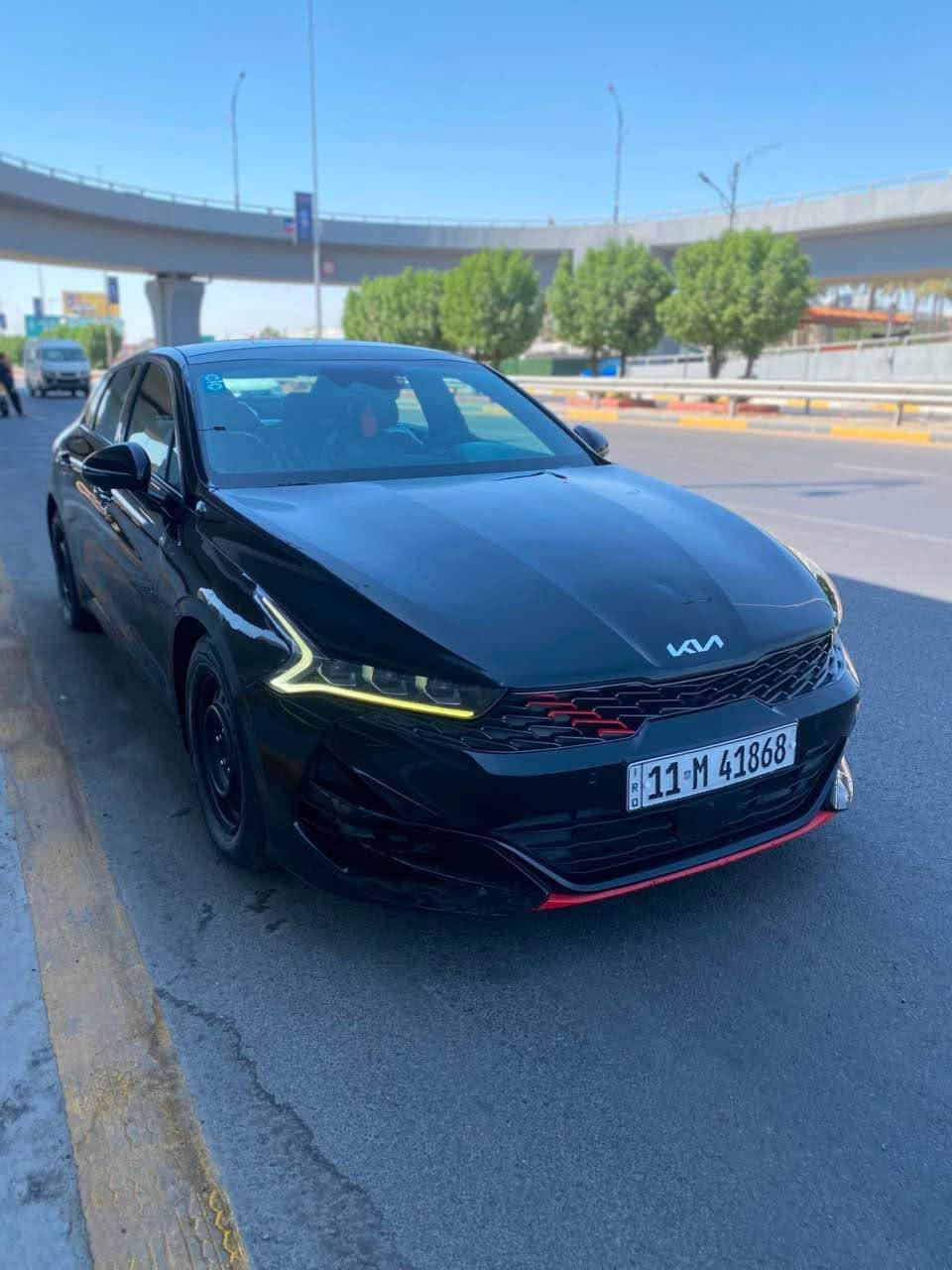 السلام عليكم عندي كي فايف للبيع 2023 KIA K5, GT-LINE فوول مواصفات 1/1 وارد امريكي حادثها بنيد فقط وبيها تعديل براس الشاصي سيارة جديدة ماشية 50 الف كيلو رقم بغداد بأسمي تحويل مباشر 
1-بانوراما 
2-بصمة 
3-شاشة جبيرة 
4-كامرة دوارة 
5-اشاير بالمري 
6-داخل احمر 
7-كشنات جلد 
8-كشنات كهرباء 
9-اوتو هولد 
10-تبريد منفصل 
11-هند بريك بصمة 
12-رادار امامي 
13-رادارات جانبية 
14-تحديد مسار 
15-قيادة ذاتية 
16-لايتات امامية زنون 
17-لدات امامية زنون 
18-بك لايت لد 
19-نظام كار بلي 
20-مكينة 1600 تيربو 
وبعد بيها مواصفات هواية مكان السيارة بغداد الطوبجي للاستفسار الاتصال *********** رايدها ب 138 وبيها مجال بغداد, العراق
