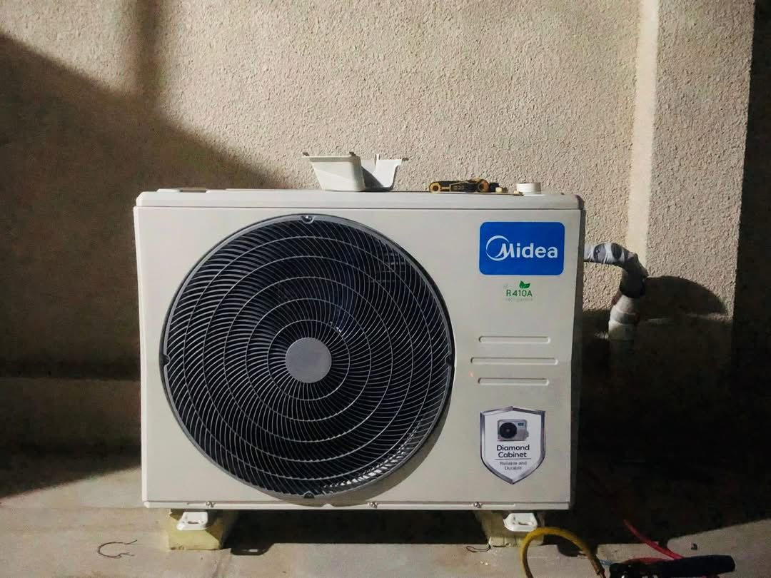 نصب سبالت   وصيانه و تنظيف كافة أنواع أجهزة التبريد موقعياً و بكادر متخصص مع الضمان  .. 👷🏻‍♂️

يعنى عندك صيانة أو تنظيف لا تحتار   سبلتك مابي برودة لا تحتار سبلتك دفع الهواء ضعيف لا تحتار، إتصل بينا و راح نجيك لباب بيتك .. 

   ماعليك فقط الاتصال بمركز خدمة العملاء  على الواتس اب  

*********** // ***********

🟥  تنظيف موقعي  لجميع الدوائر والشركات مع الضمان 
🟥 صيانة - شحن غاز مع الضمان - نصب - غسل 
عمل فاكيوم ..
