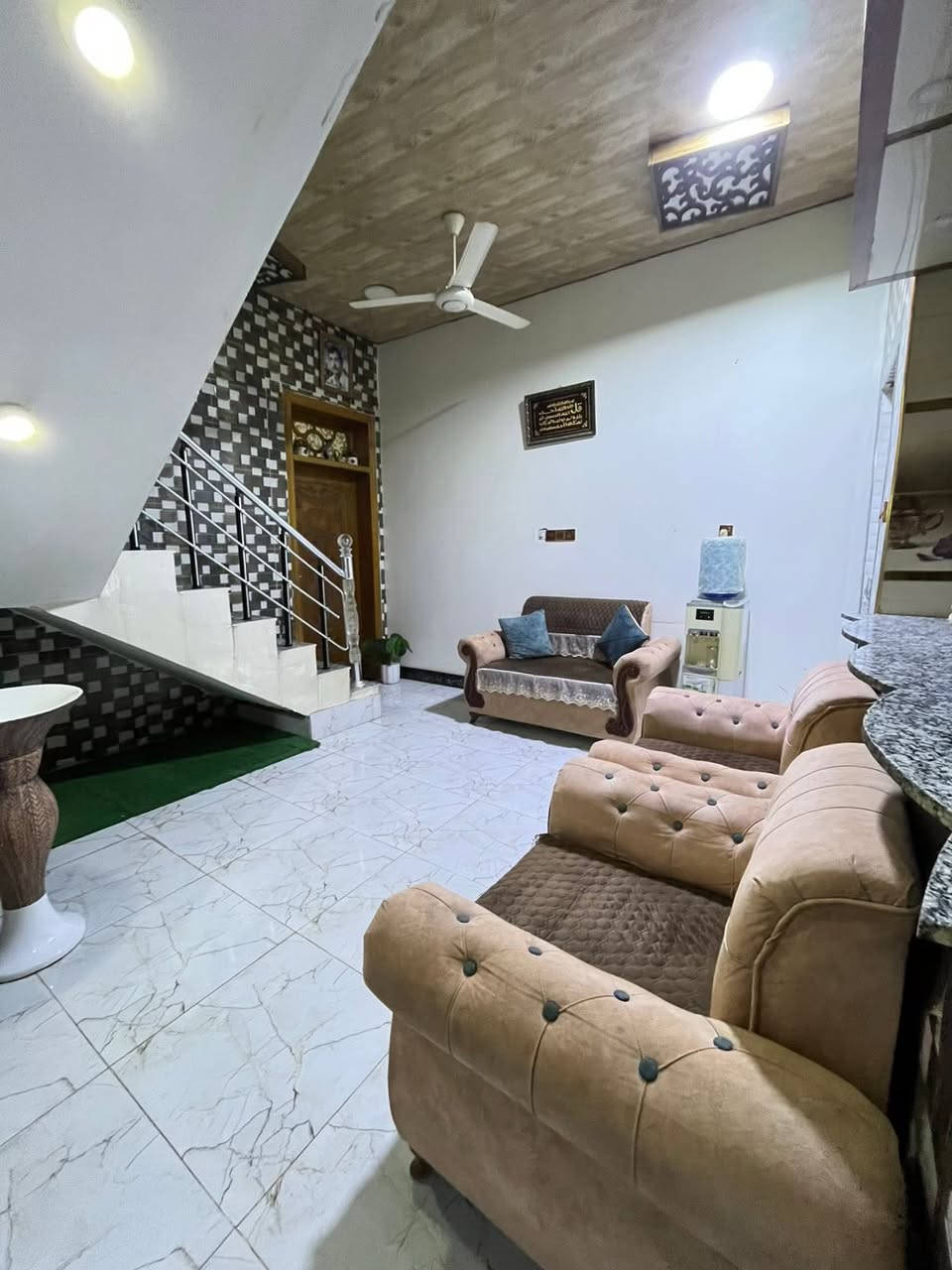 بيت للبيع طابو صرف🛑

📍بمنطقة٣٦ الحشد مقابيل المدرسه

المساحة 📐m115

البناء👷🏻‍♂️كونكريت مسلح بناء حديث طابقين 

البيت يتكون من :
-غرف عدد(٣)
-صاله عدد (٢)
-مجمعات صحيه (٣)
-مناور (٢)

البيت ما مطلوب✨

السعر 💰125 مليون قفل 

📞 للاستفسار والتواصل: يمكنكم المراسلة عبر الخاص، أو الاتصال/واتساب على الأرقام التالية: 👤 أستاذ حسين: *********** 👤 أستاذ مثنى: ***********

📍 عنوان المكتب: نزلة الجسر - من جهة الجربوعية - مقابل مجمع صادق آل مطشر. ✨ مستعدون لعرض كافة عقاراتكم وتسويقها بأفضل صورة
