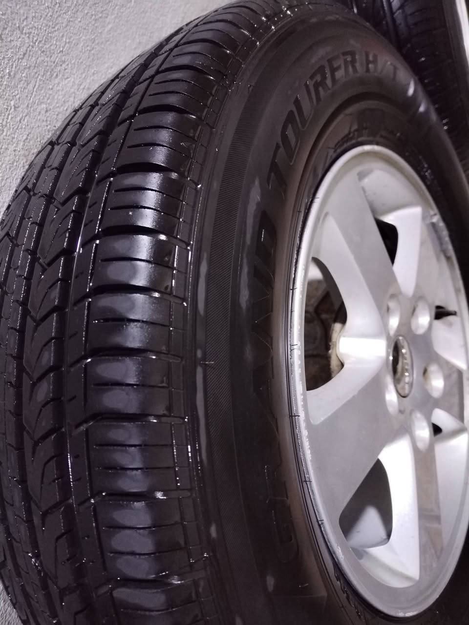 السلام عليكم
تخم ويل دوج  نضافة فول تخم تاير جديد ويا تخم حساس ومسويله بلنص جيب وشد كبل 
سعرة 400 الف وبي مجال 
للاستفسار 
***********
