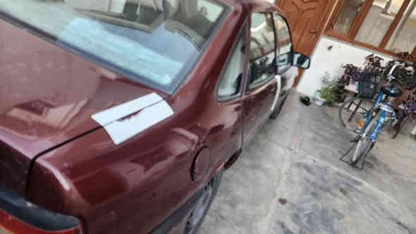 بيع مستعجل،،
اوبل ٩٠. محرك ٢٠ . بيها دفتر بانزين،. صاحبها ب دبس كركوك. محرك خير من الله. كشرها حلو حيل. 
تايرات جديده. تدفئه راقيه.
السعر ٤٣ . و بيها مجال حك الجيه. اتصل و تدلل.
***********.
