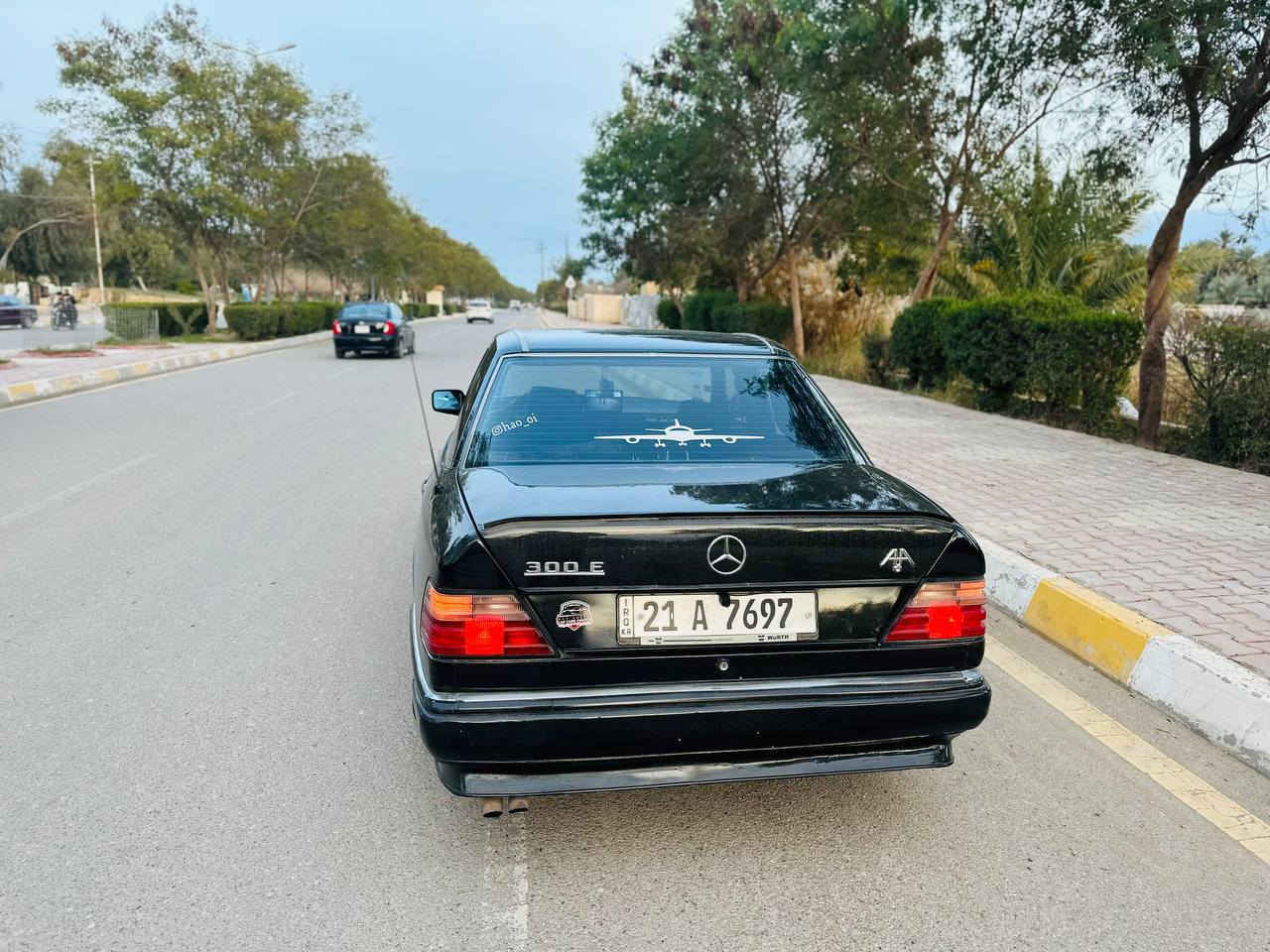 سلام عليكم مرسيدس دب للبيع  قواعد بلاد  محرك بطه 3000 مكفوله من  كلشي موديل٩٠ سياره مصروف عليه هواي وناقصهه خيال 
السياره بسمي وتحويل ثاني يوم تفاصيل مثل ما موضوح بلصوره  والصور مالت اليوم جدد 

***********
