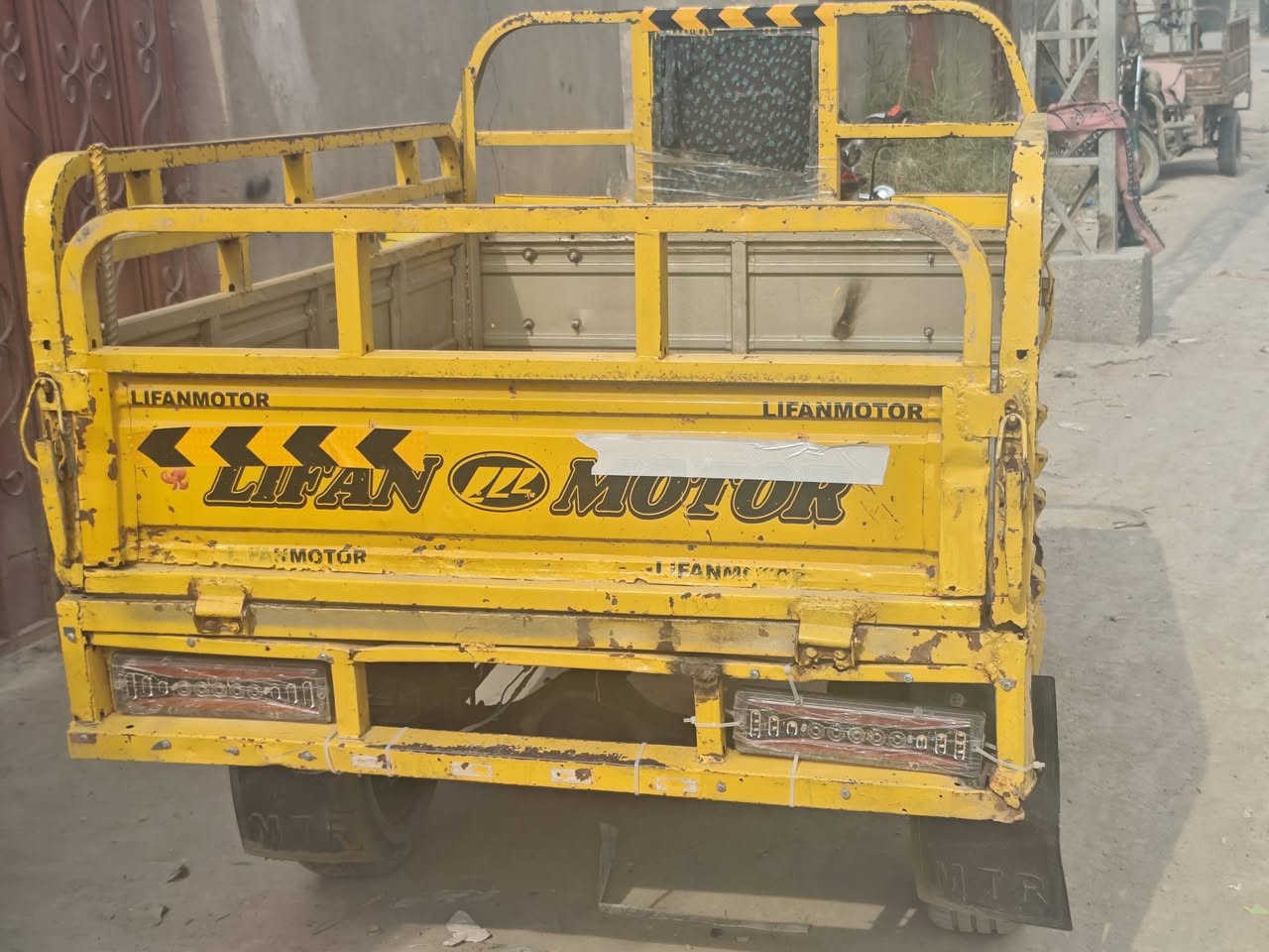 للبيع فقط. قضاء المدينة. أوراق 14 فرس. كهربائيات سلف كله شغال. مكينه نضيفه ونشطه. اكسن لطش . سعر 1500 واحد ونص وبيه مجال للشراي.***********.
