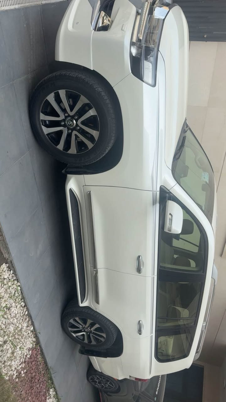 السلام عليكم 
لاندكروز 
٢٠١٩ 
٨سلندر ٤٦٠٠
وكاله ساز السياره كفاله عامه عده ملاحضه صغيره 
ماشيه ١٠٠ الف حقيقي
مكان السياره بغداد الكراده 
سعر السياره ٤٩ الف دولار 
للاستفسار : ‭٠٧٨٨ ٨٣٤ ٣٠٠٠‬ بغداد, العراق
