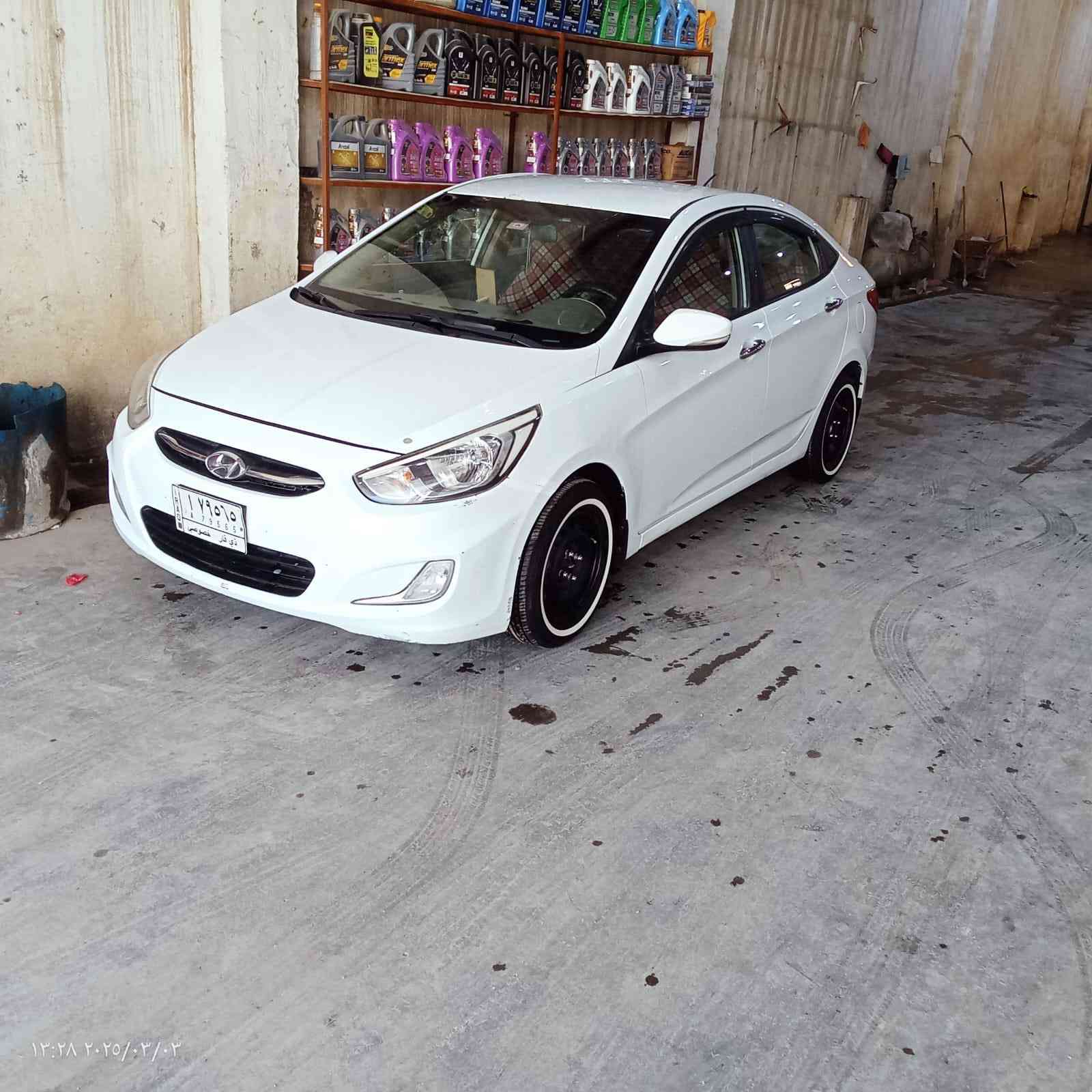 سلام عليكم اكسنت مديل 2016 خليجي بسمي سياره جاهزه مكينه 1600 مامفتوحه بيه تعمير بطرف باب سايق جوه يده سعر100.  وبيه مجال     مكاني سواق شيواخ ***********
