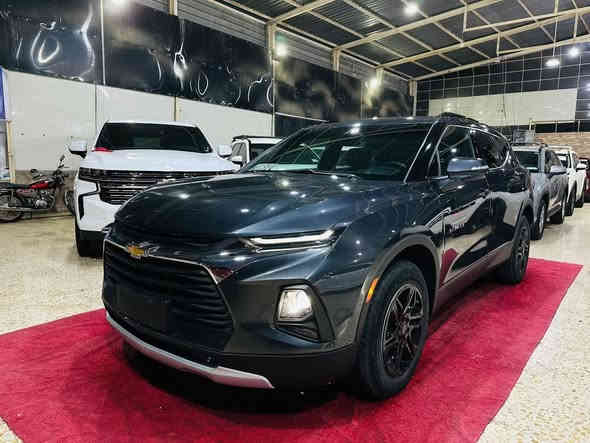 🔴(فرع كركوك) 

🟢Chevrolet Blazer 2LT 2022🟢

حجم المحرك 4 سلندر (2.0L) توربو

♦️ (مرقم اربيل جاهز) 

عداد المسافة 35213 mile

الضرر كما موضح بالصور 

🔴(السعر/19000 $ )

🔴المواصفات:

بصمة تشغيل
بصمة أبواب
تشغيل عن بعد(Remote Start)
رادار امامي (تحديد مسار) 
رادار خلفي (تحذير من الاصطدام)
شاشة كبيرة لمس
حساسات خلفية+ كاميرا
Android Auto
Apple Car Play
مانع انزلاق+ABS
منافذ AUX+USB
Auto Start اوتو ستارت 
Auto Stop اوتو ستوب 
مثبت سرعة
تحكمات استيرن 
هاند بريك بصمة
وبقية المواصفات المعروفة

🔴(العنوان/ كركوك شارع المعارض)
                    ________________________

🔴للاتصال/

فيصل
***********

