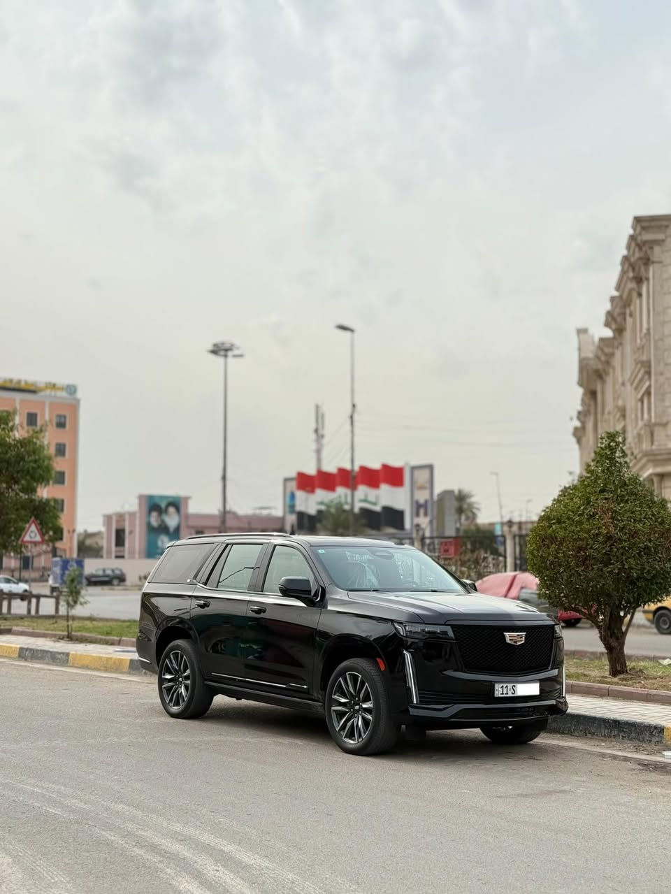 ⭕️للبيع كاديلاك 2023 خليجي⭕️
36 سماعه وكاله المنصور داخل الضمان
رقم بغداد كفاله من الصبغ والتبديل والشخط والرصعة
 جديده جدا السياره كانت مغلفة اني شلتة ppf
 💢ماشيه 43000km ...💢
(المواصفات اعلى فئه 1/1 خليجي
من عدا المساج )
بصمه
بانوراما
جكات
سماعات 36
كراسي خزن 
رادار امامي وخلفي وجانبي
 نقط عمياء
عدد كامرات 5
عدد شاشات 3
كراسي كهرباء
كراسي تدفئه
كراسي تبريد
تشغيل عن بعد جنطه كهرباء
شاشه ديجيتال
هند بريك بصمه
دوس كهرباء
الى اخر …السياره غنيه عن التعريف

⭕️السعر : 79،300$ يعني 7 شدات و93 ورقة وبيه مجال بسيط ⭕️

للاستفسار اكثر : ***********
