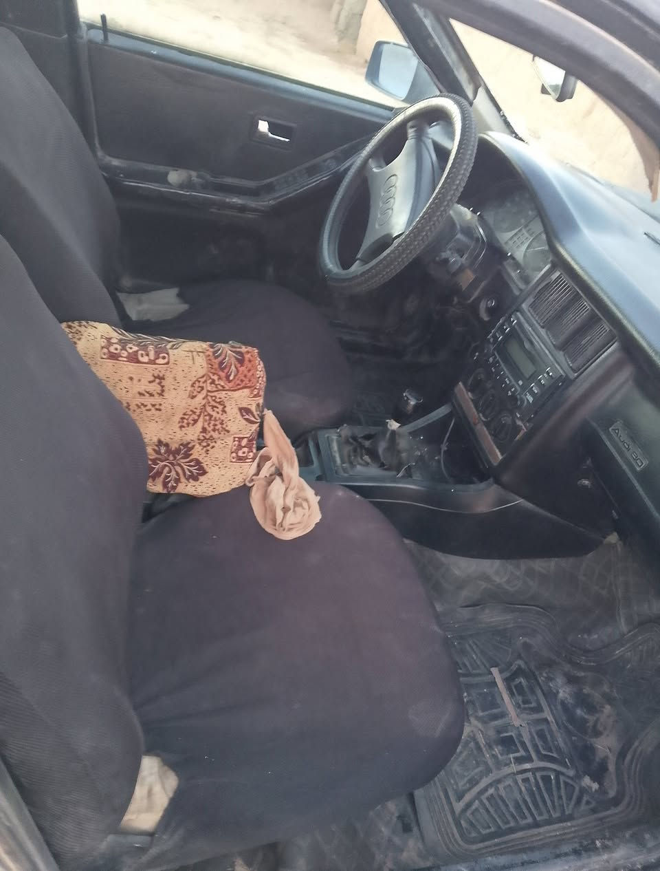 سيارة  اودي للبيع موديل92 السعر 13 ورقه وبيها مجال ترهم مراوس ***********  *********** واتساب
