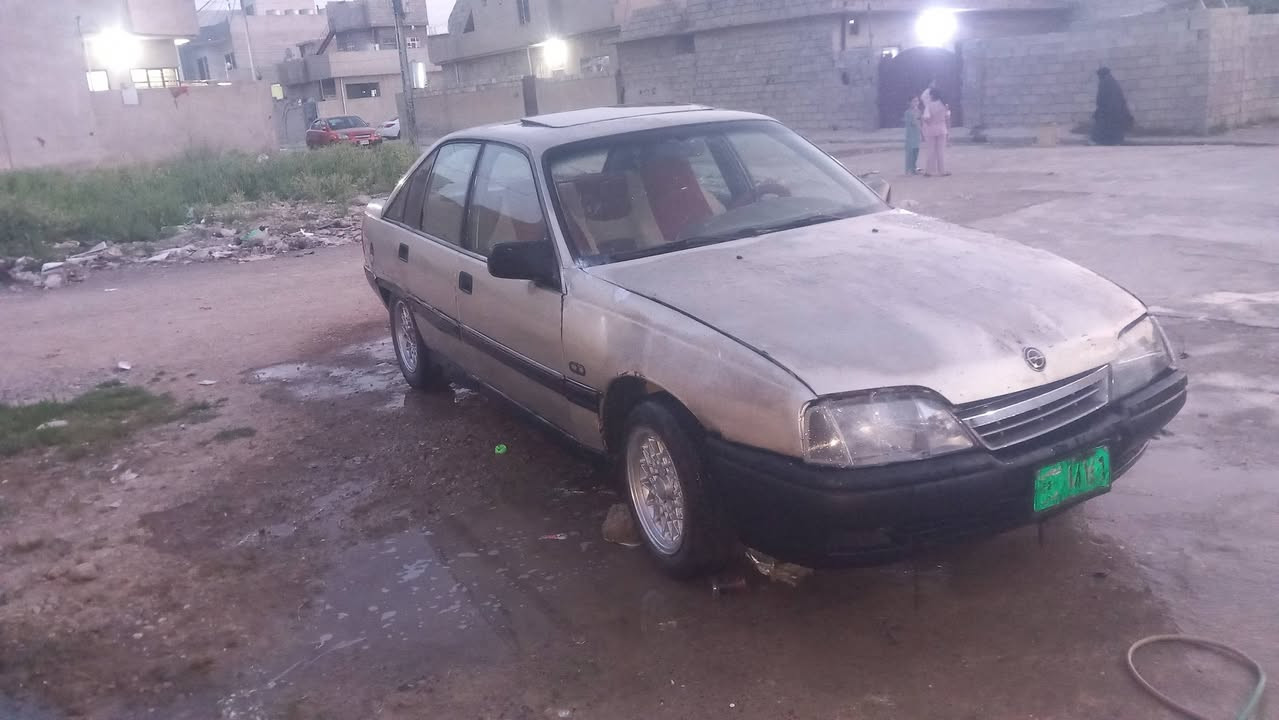 السلام عليكم سياره اوميجا حجم 20 سياره موديل 90 سياره حلوه نظيفه قاعده شرط الوكاله والتحويلالسعر 16 ورقه وبيها مجال سياره عنوان موصل حي صدام السماح سياره حلوه نظيفه ترهم ومراوس حسب القناعه سعر 16 وبها مجال***********
