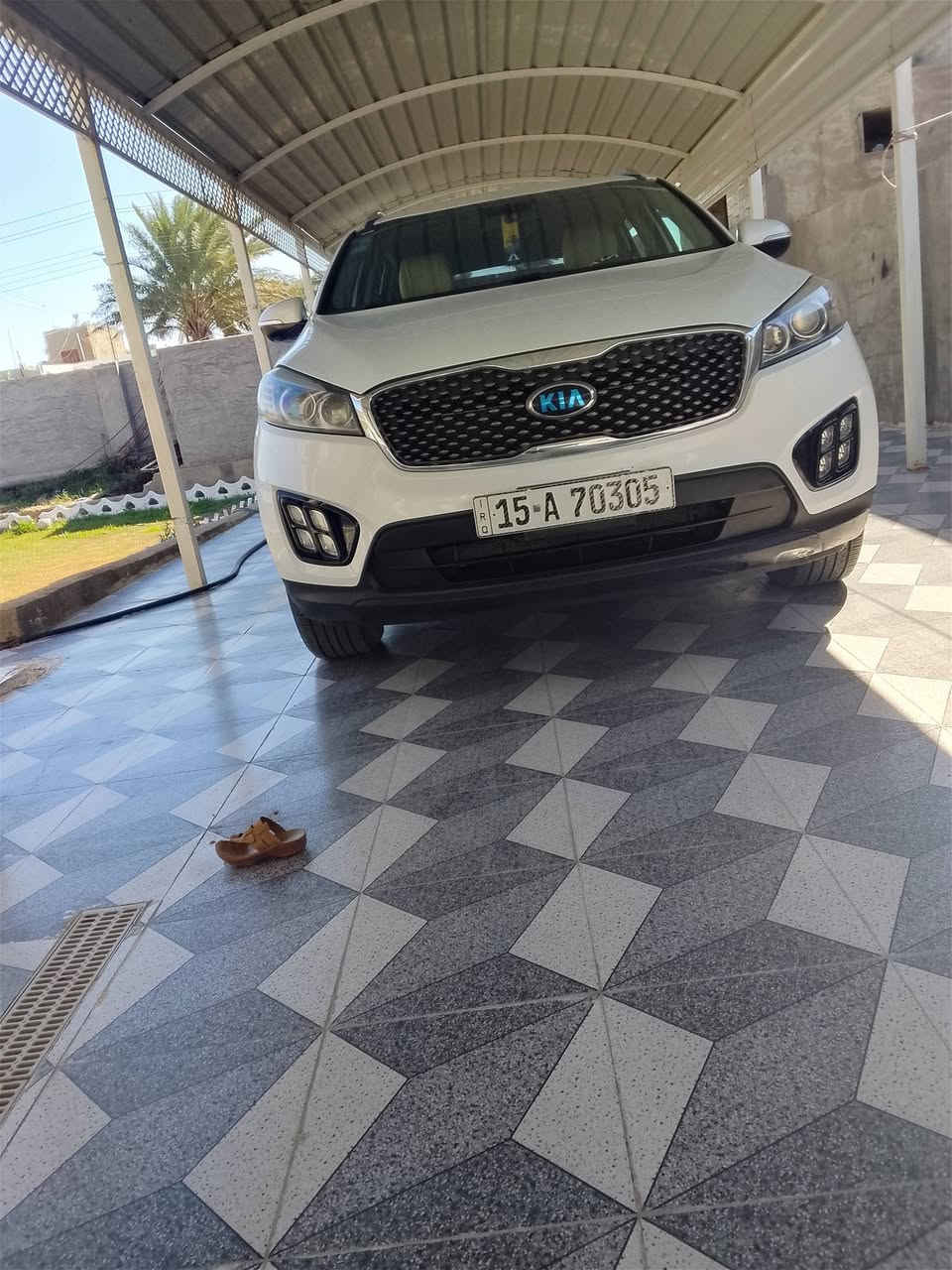 السلام عليكم
 سورنتو للبيع موديل 2016وارد أمريكي محرك 2400 4 سلندر 5 راكب لون أبيض مكينه. مفتوحه معليه كازكيت إلا تنقيص ولا تبخير سياره صدر أمامي خلفي جديد تخم تاير جديد سياره مكفوله عدا الموضح بل سونار الرقم انبار الدولي السعر 160 بيه مجال الاستفسار الاتصال على الارقام ***********
***********
