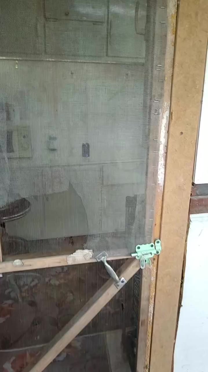 دار تجاوز للبيع
بي خطين مي اساله
خطين وطني
خط مولده
ارضيه البيت مطبكه كاشي
الشراي يتفضل يتواصل
***********
واتساب
