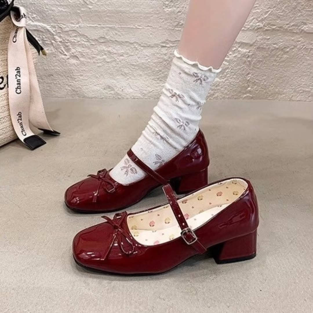 ✧･ﾟ: ✦ Mary Jane Shoes ✦ :･ﾟ✧

حذاء ماري جين باللون الماروني مع ورود ✦
تصميم أنيق بتفاصيل ناعمة يلفت الأنظار 🌸

📏 القياسات: 37 • 38 • 39 • 40

💰 السعر: 25,000 د.ع

📦 توصيل بغداد: 4,000 🚚
📦 باقي المحافظات: 6,000 🚚

📲 للحجز عبر واتساب: ***********
أو راسلونا على الخاص ✨
