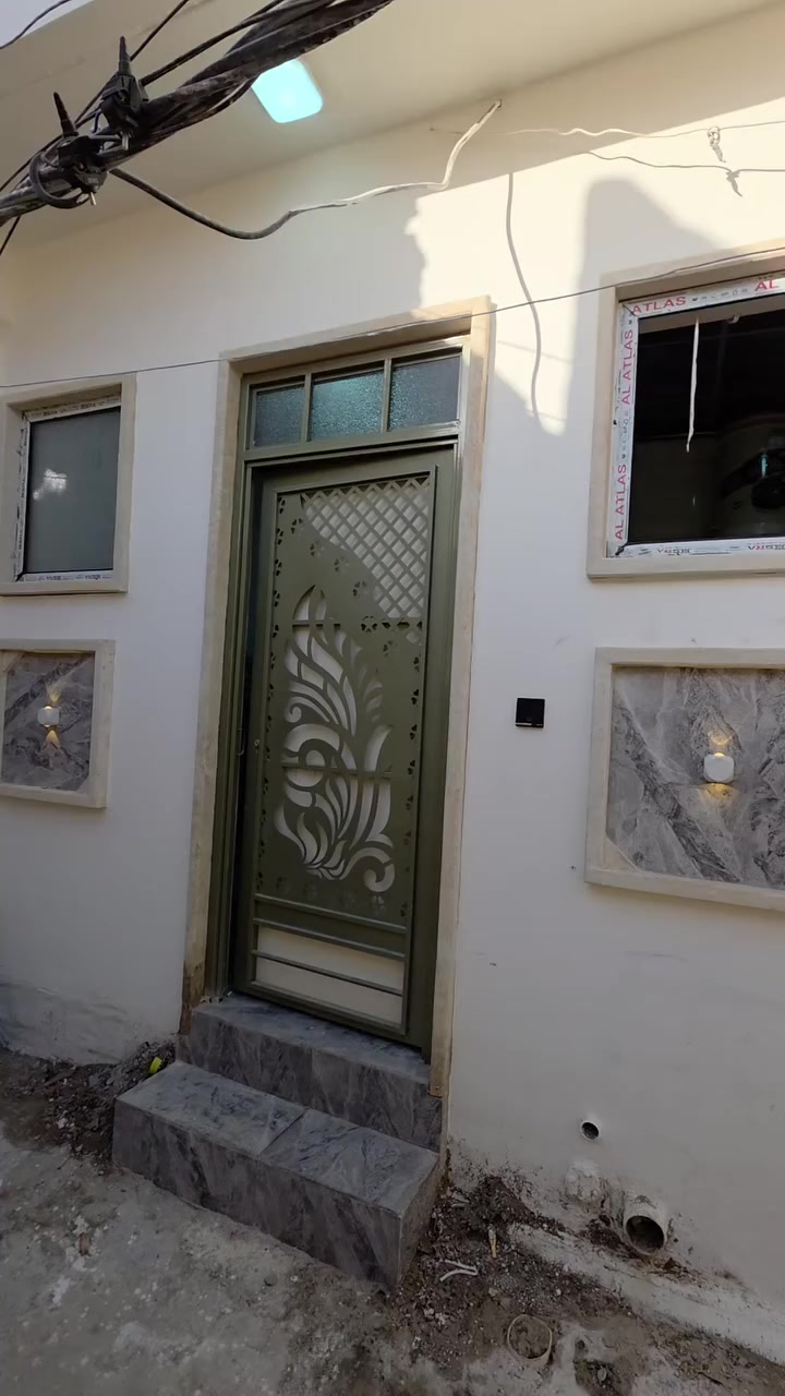 دار سكني بناء حديث للبيع...

المساحة : 40 متر .

الدار طابقين يتكون  من :

غرف نوم عدد 3 + مطبخ + مشتملات + بيتونه. 

نظام دكتات + نظام سبالت + نظام دشات .

السند طابو ملك صرف شرط التحويل. 

موقع الدار : موصل - منطقة الاحمدية قرب الجسر الخامس. 

                  لمزيد من المعلومات والاستفسار 
                       مكتب نبع الحياة للعقار 
           موصل شارع خزرج قرب قاعة الملا خضير 
                          ***********
                          ***********
                          ***********
                          ***********
                          ***********
                          ***********
                  علق بكلمة تم ليصلك كل جديد
