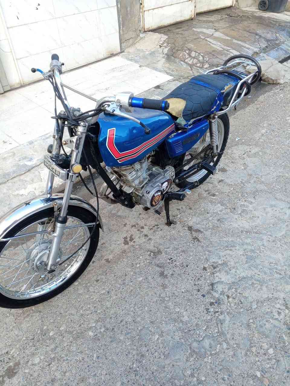 سلام عليكم دراجه للبيع نامه برو نضيفه مال تعليك لتواصل ***********
