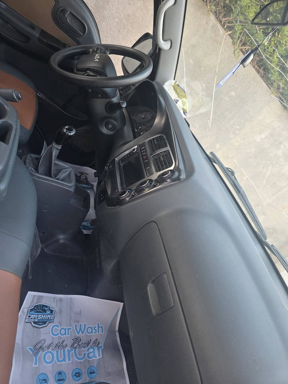 للبيع كيا 2700
موديل 22
بسمي مكفوله كفاله بستثناء 
باب جنب السائق تبديل شركه 
مكان السياره بغداد 
هاتف ***********
