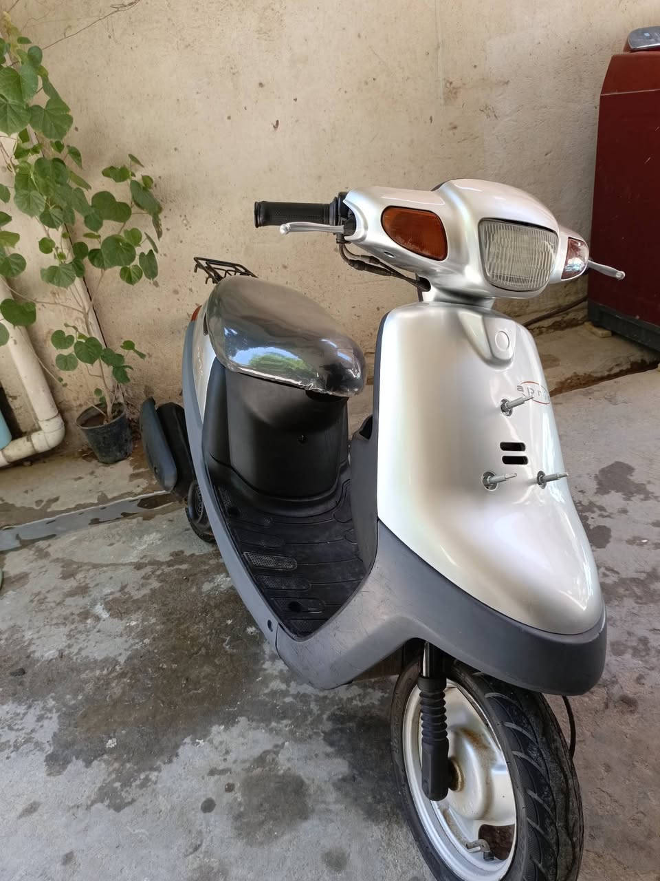بطه مديل 2003 دبل سكليتر نقصه باتري فقط مكينه ناعمه الدراجه شلعه وسرعه سعره 350 وبيه مجال ***********
