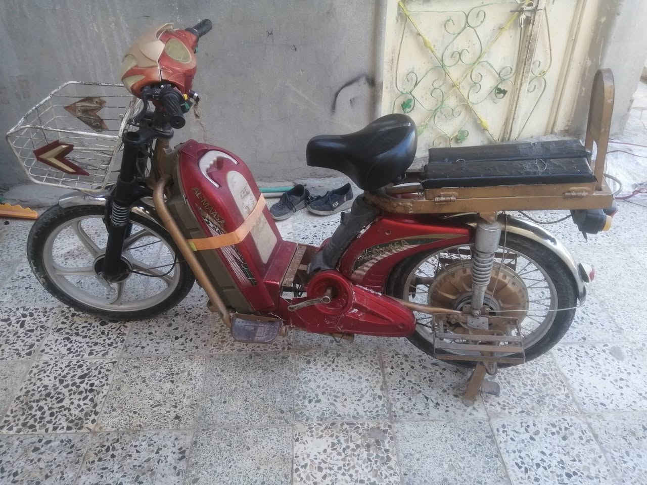 للبيع نسر ذهبي نضيفه بطاريات علفحص كلهن  كهربائيت كله شغاله سعر 125 وبي مجال مكاني شهداء جامع تقوى رقمي ***********
