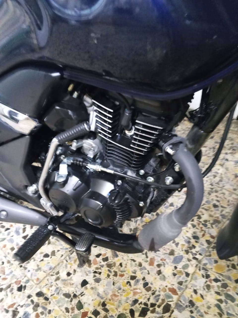 سلام عليكم 
بس الي يعرف بل ياباني يعرف هاي دراجه 
دراجه هونده ياباني موديل 25 رقم وسنويه دراجه من شهر ثامن نزلته رمبه ماشيه ٥ الف وبعدهي بسم شركه ممحوله بسمي 
عنوان بغداد الشماعيه توصل واتساب أو تصال 
*********** 
السعر 3ونص وبيه مجال يصيط 
للمعلومة دراجه سعره زيرو 4ونص ودراجتي اخت زيرو 
ومكفوله كفاله عامه من كلشي كهربائيات كلشي محرك ما واصل للفيتر
