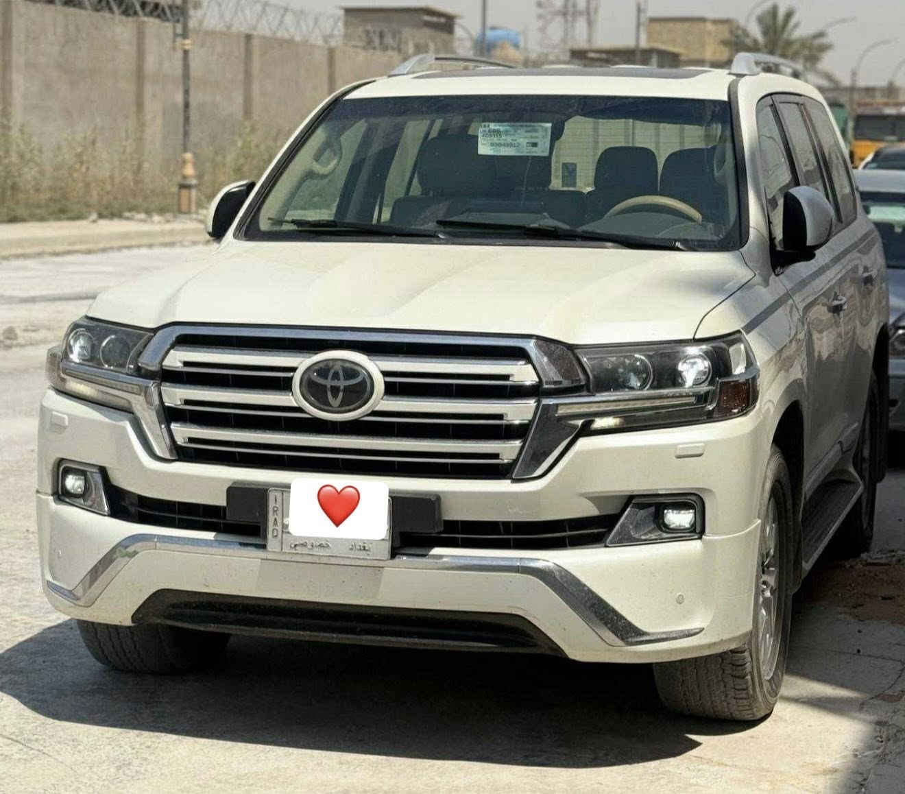 السلام عليكم للبيع لاندكروز ٢٠١٨ وايت اديشن 
رقم بغداد باسمي تحويل ثاني يوم
فول مواصفات معروفه الوايت اديشن ١/١

السياره نضيفه استعمال شخصي ماشيه ٦٣ الف 

السعر ٥١٠ وبيها مجال 
العنوان بغداد الشعب 

الهاتف ***********
