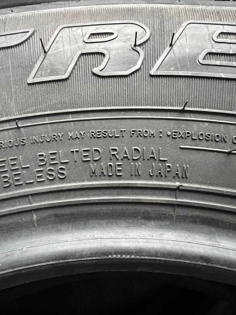 السلام عليكم وصل تايرات ياباني اصلي دلوب قياس 195/15 انتاج25 سعر بلاش زوج 160 الف متوفر جمله مفرد يوجود توصيل 
***********
