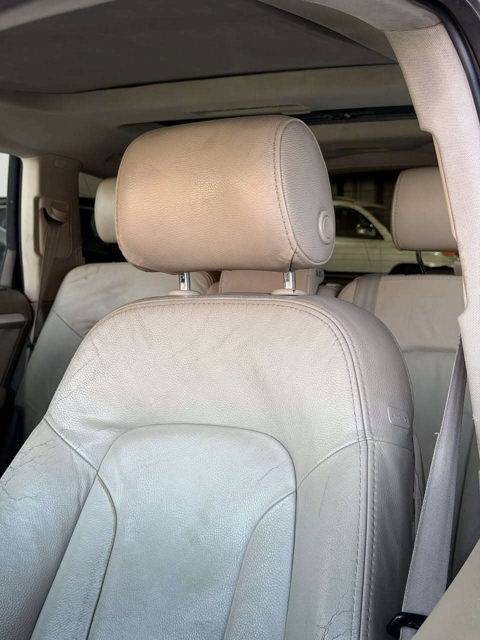 للبيع Audi Q7 موديل 2013
* السيارة فول مواصفات.
* حالة ممتازة (واحد على واحد).
* بدون صبغ.
* السعر: 120 ورقة فقط.

للاستفسار والاتصال:
📞 ***********

📍 العنوان: معارض الموصل الحديثة
